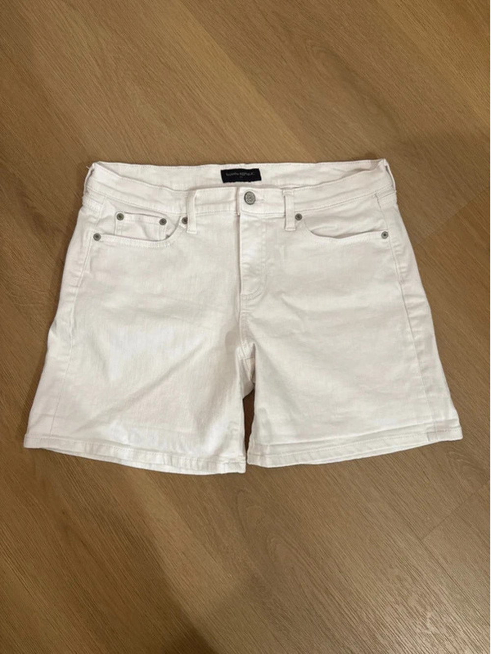 Banana Republic White Denim Shorts Size 28/6 Cotton Stretch